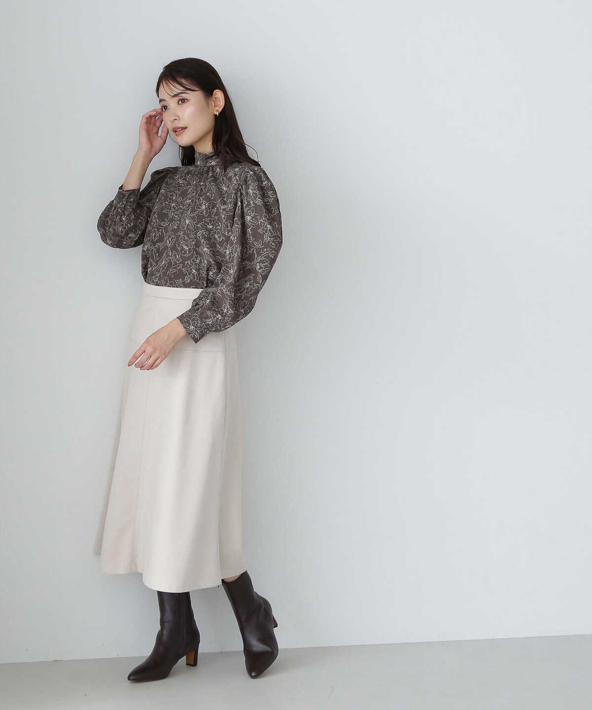 【美人百花10月号掲載】ラインフラワープリントブラウス
