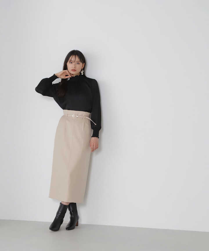 ベージュ