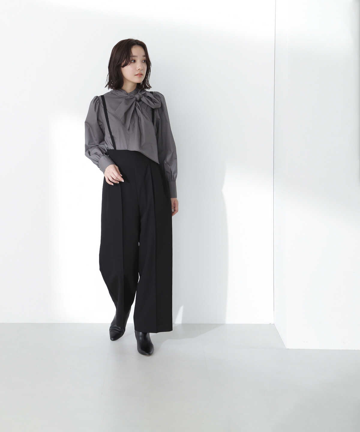 ストラップハイウエストワイドパンツ