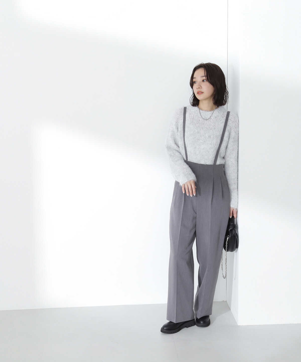 ストラップハイウエストワイドパンツ