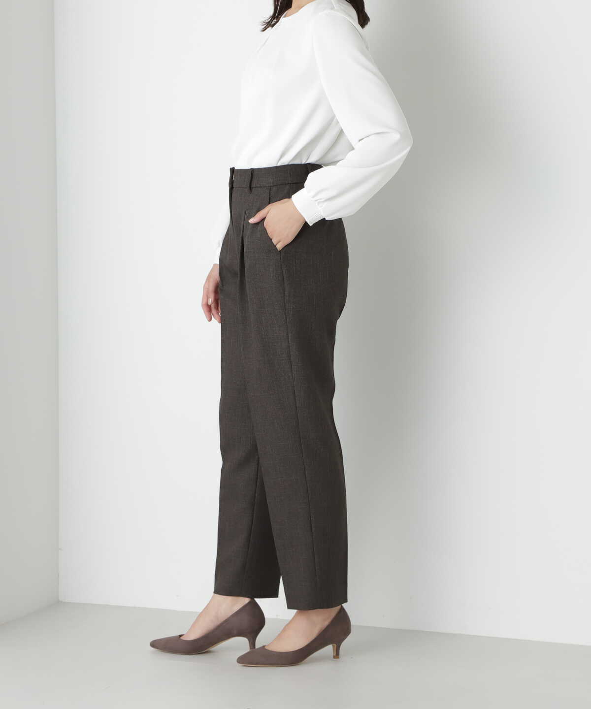 ＜シャークスキンセットアップシリーズ＞テーパードパンツ