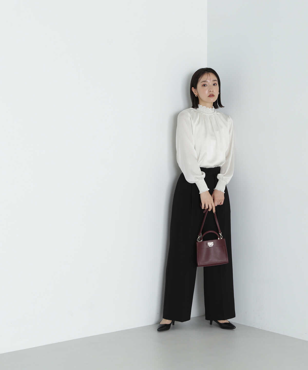 クルミバックルハイウエストパンツ