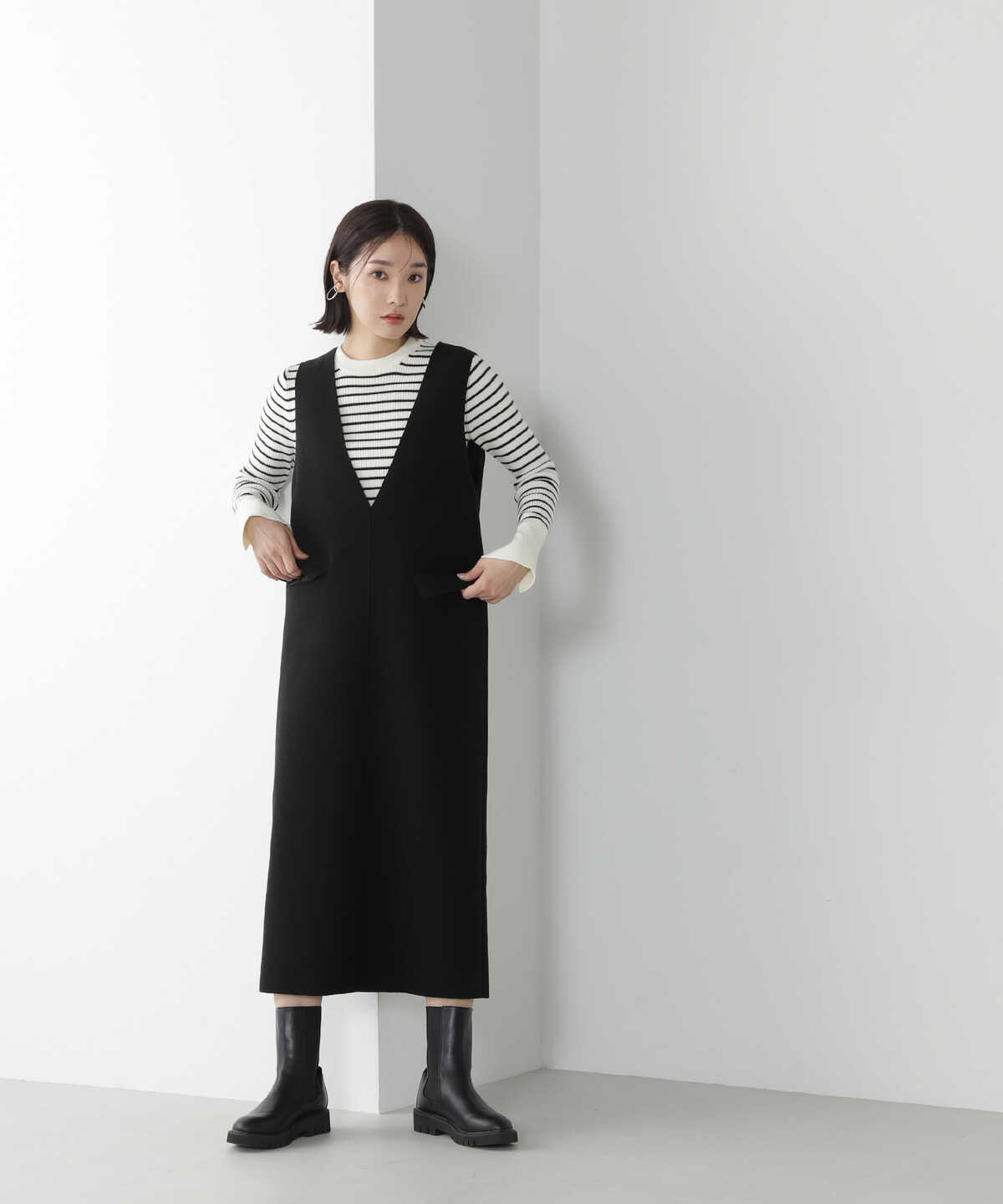 【追加生産予約12月中旬-下旬入荷予定】【Oggi掲載】Vネックストレートジャンスカ