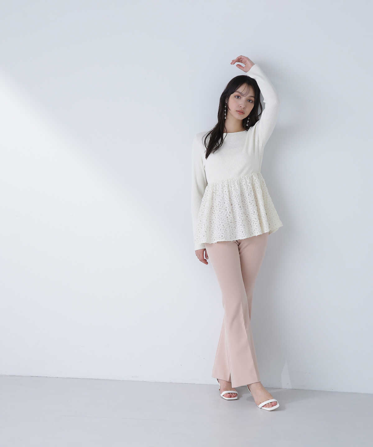 LUMINE・LUCUA・official site 限定】レース切替ペプラムニット