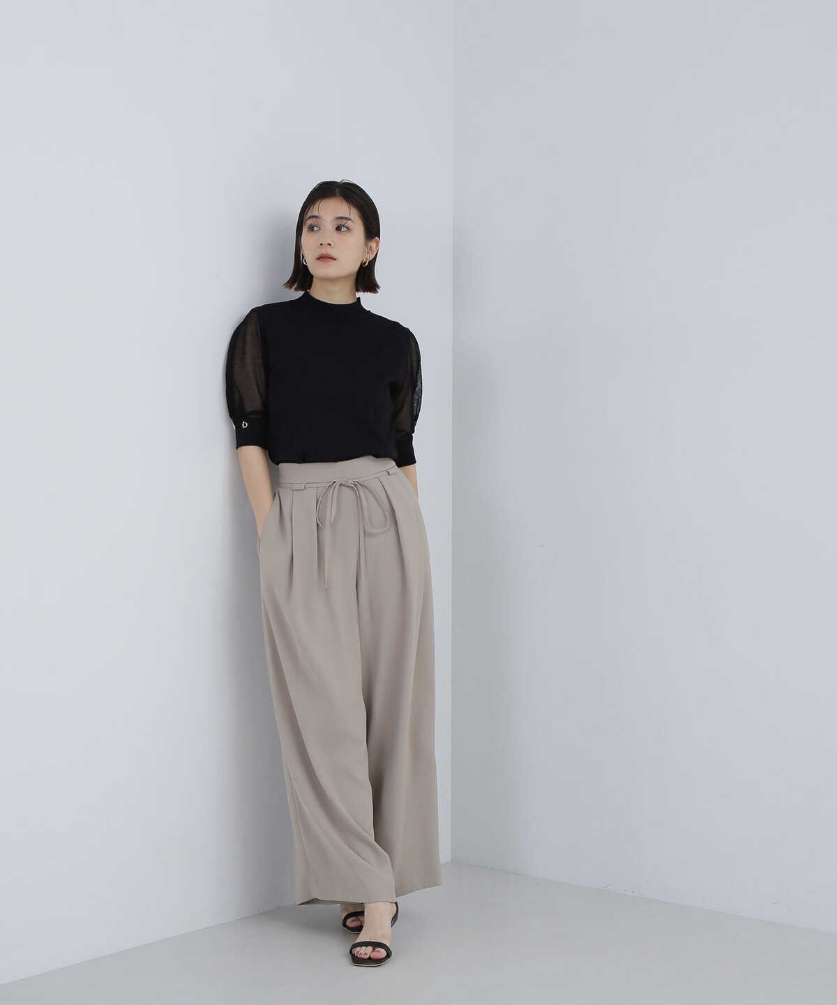 先行予約8月上旬-中旬入荷予定】モックネックハトメシアースリーブ 