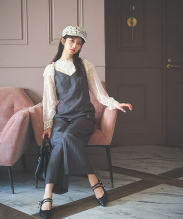 パールディテールサス付きパンツ