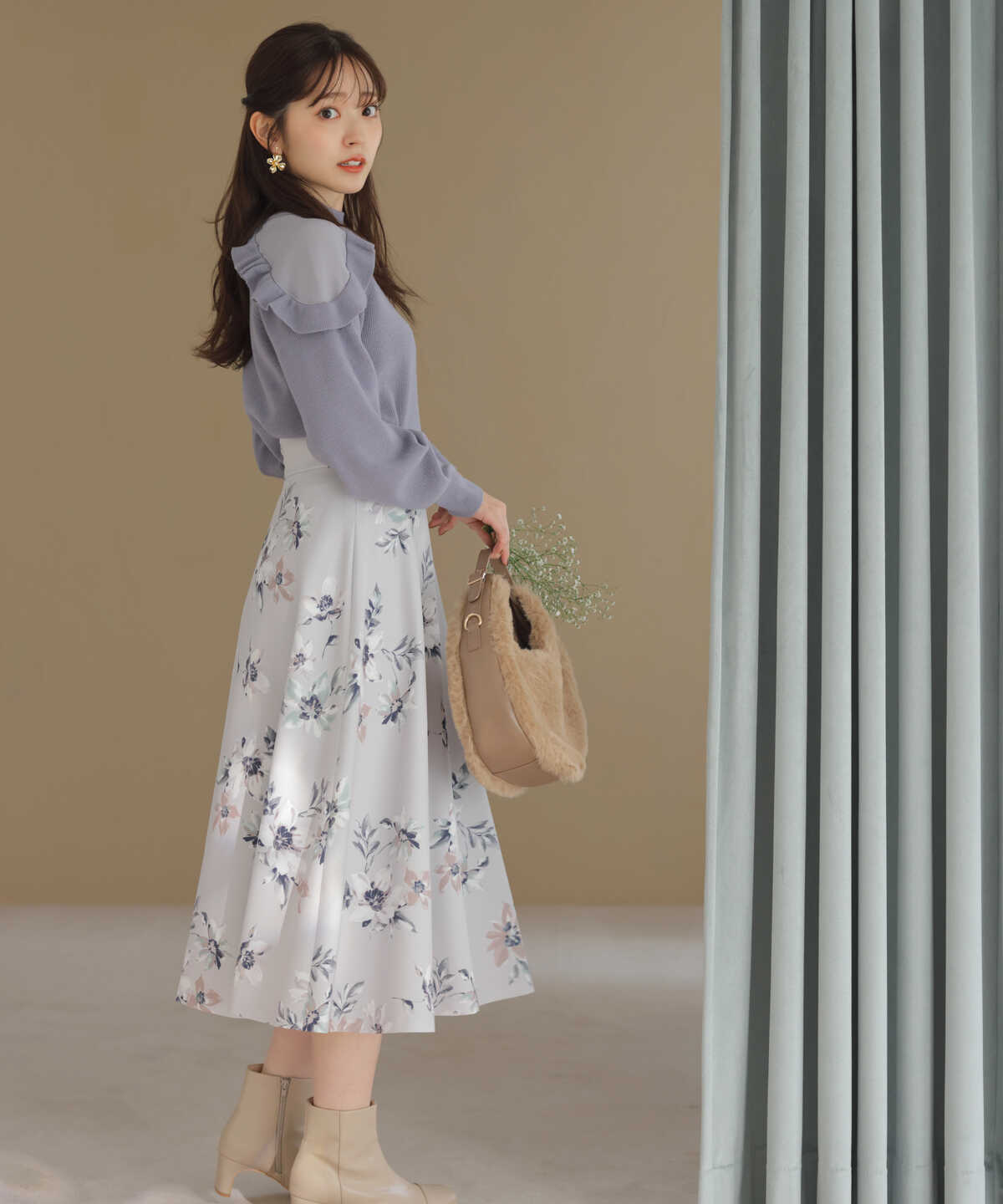 美人百花12月号タイアップ 休井美郷さん着用商品】ショルダーフリル