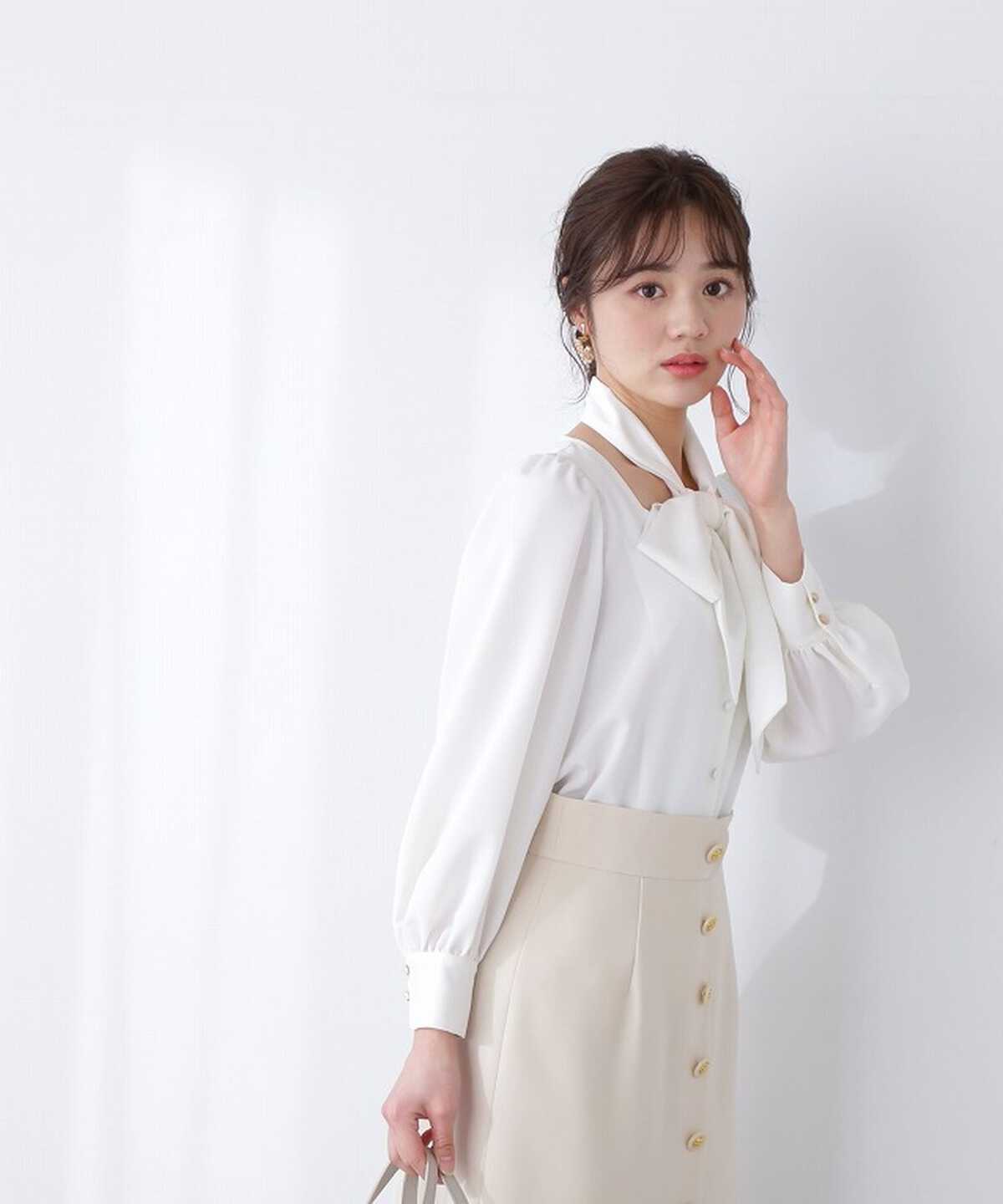 【美人百花4月号 掲載商品】リボン付きブラウス WEB限定カラー：ネイビー