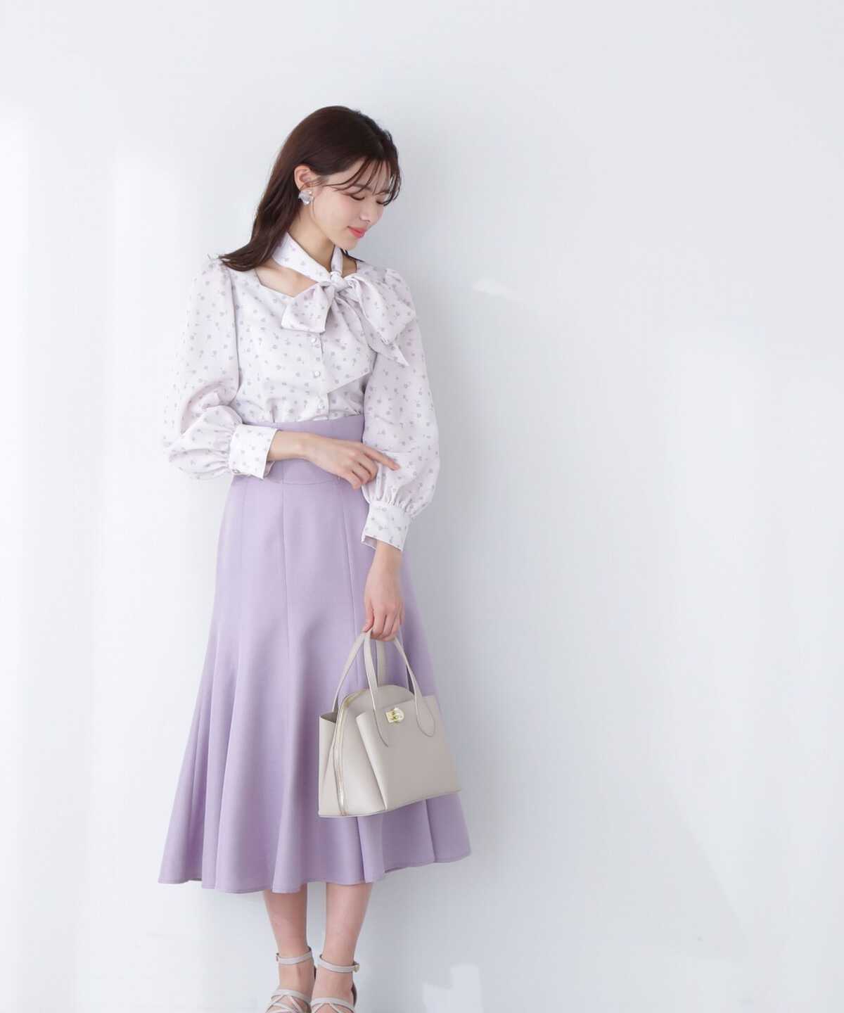 【美人百花4月号 掲載商品】リボン付きブラウス WEB限定カラー：ネイビー