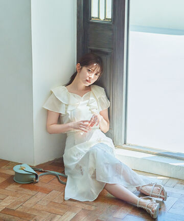 【美人百花6月号掲載 休井美郷さん着用商品】【鈴木愛理さん着用商品】バックリボンラッフルブラウス WEB限定：ライトブルー