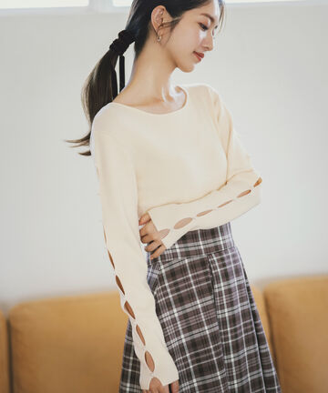 【美人百花10月号掲載 石崎日梨さん着用商品】パールスリットニット