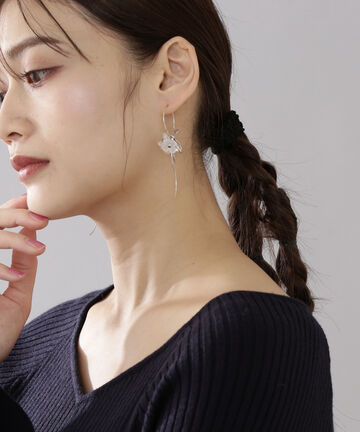 【先行予約11月上旬-11月中旬入荷予定】ワイヤーフラワーピアス