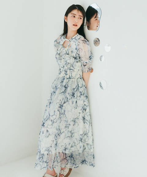 リリィプリントシャーリングワンピース　WEB限定カラー：レッド