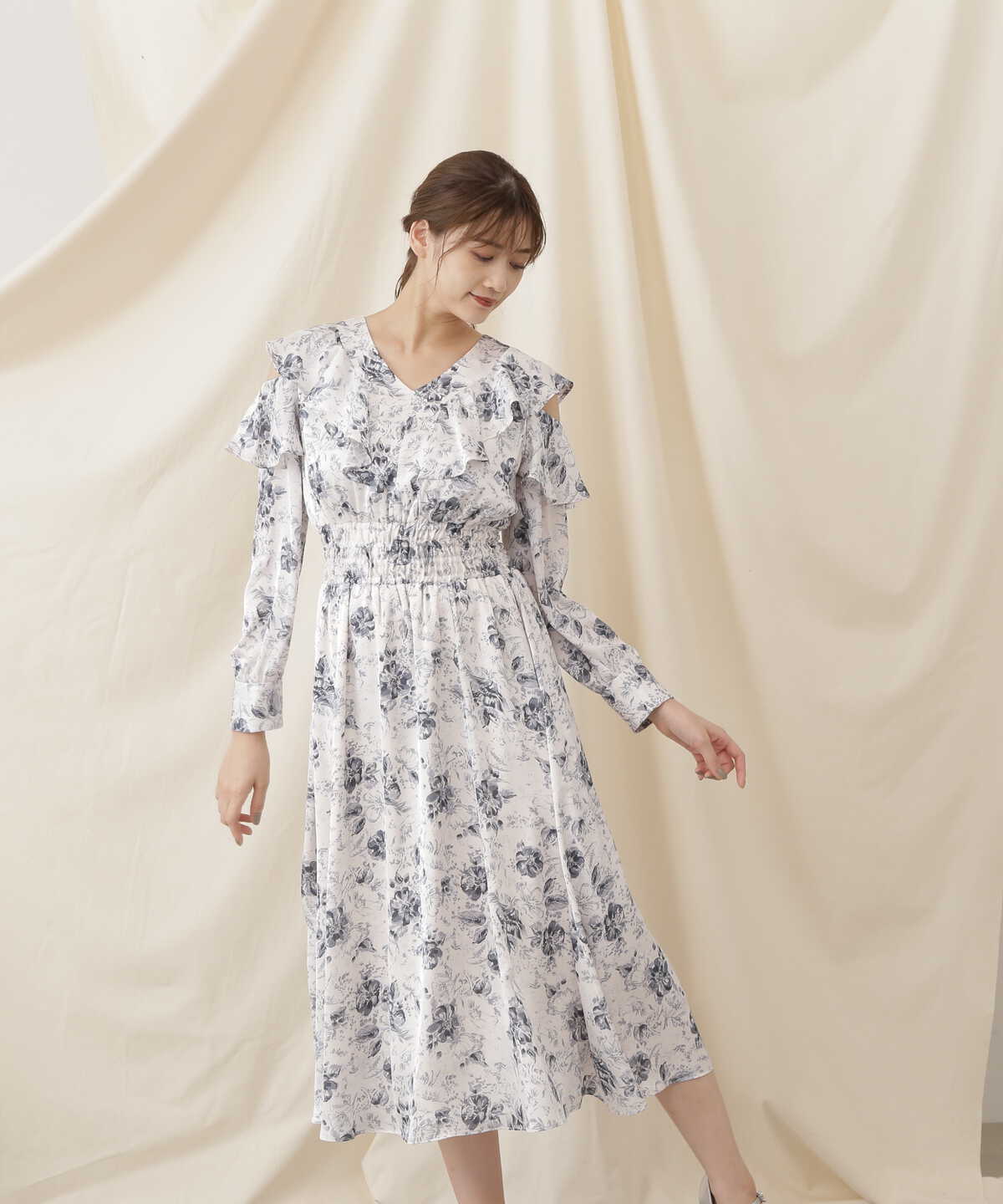 フラワープリントサテンラッフルワンピース | JILL by JILL STUART ...