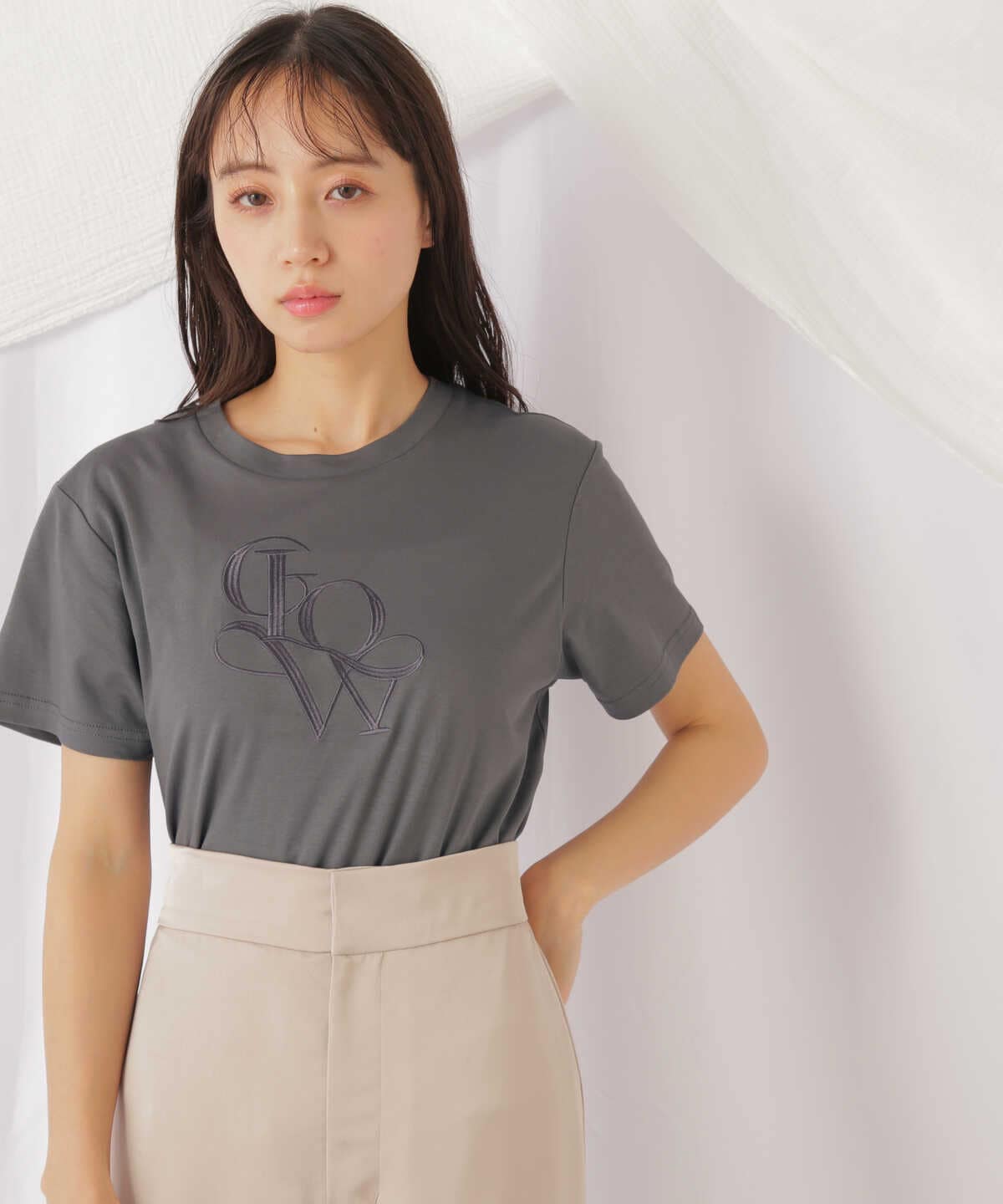 Glow with shade Tシャツ