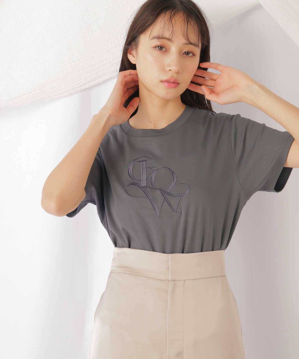 Glow with shade Tシャツ