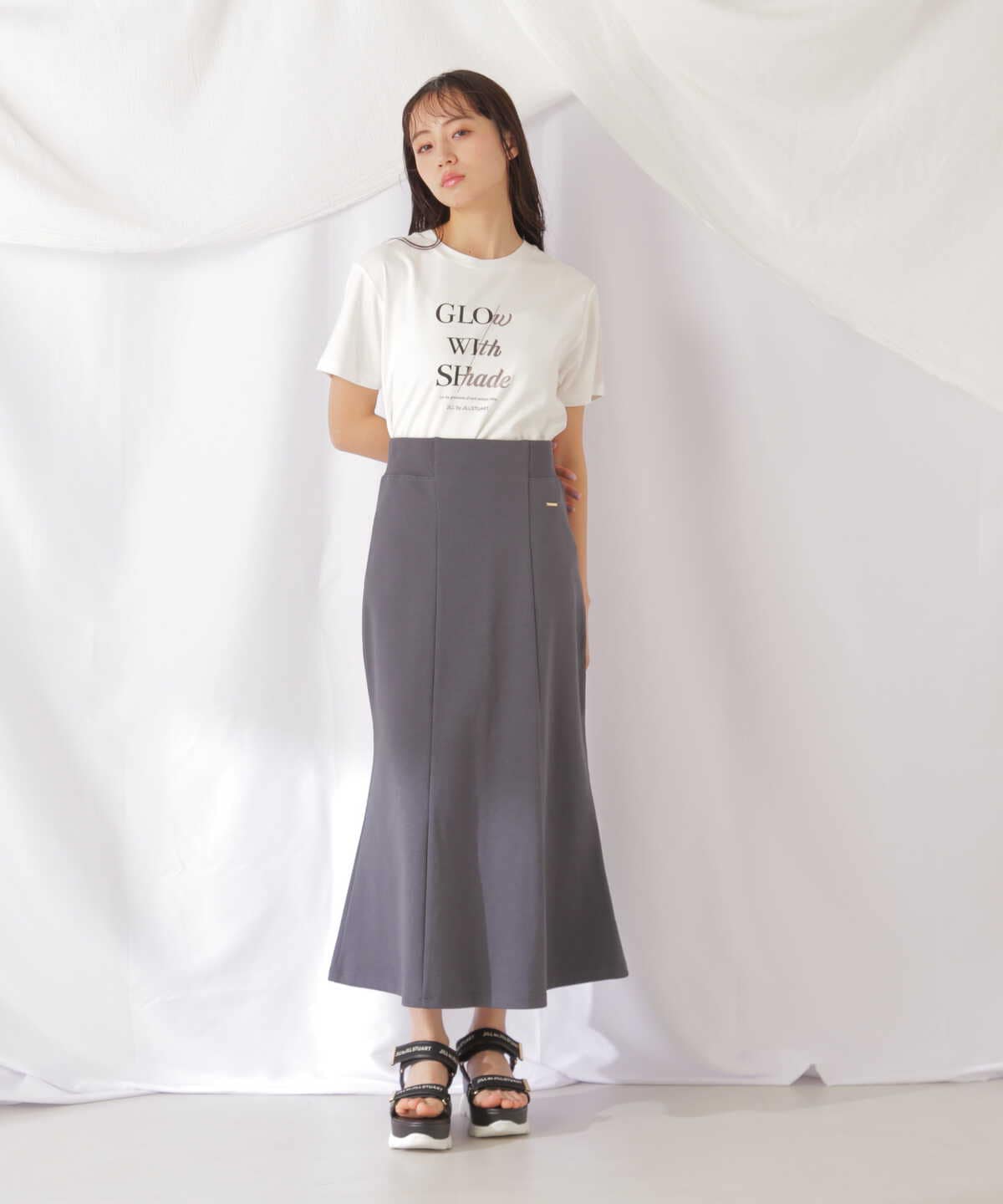 Glow with shade Tシャツ