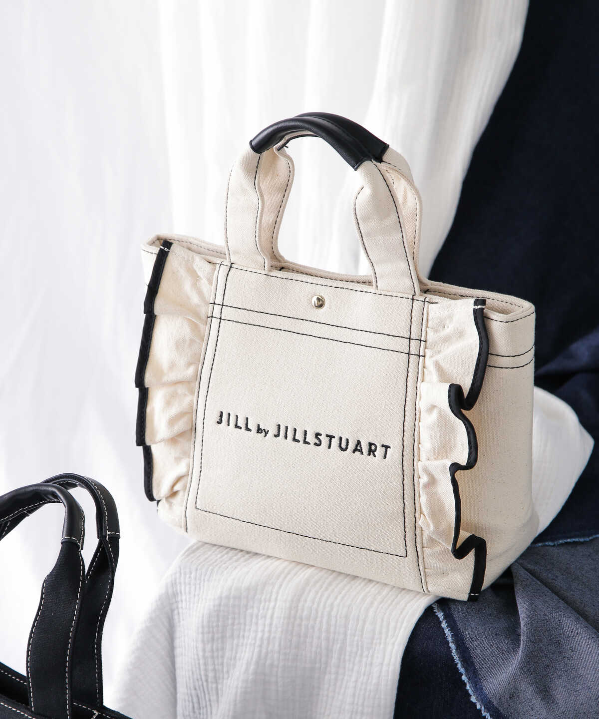 JILL by JILLSTUART フリルトートバッグ 小 ホワイト 白 - バッグ