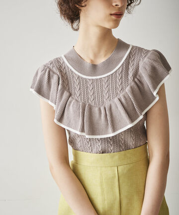 フリルパイピングノースリーブニット
