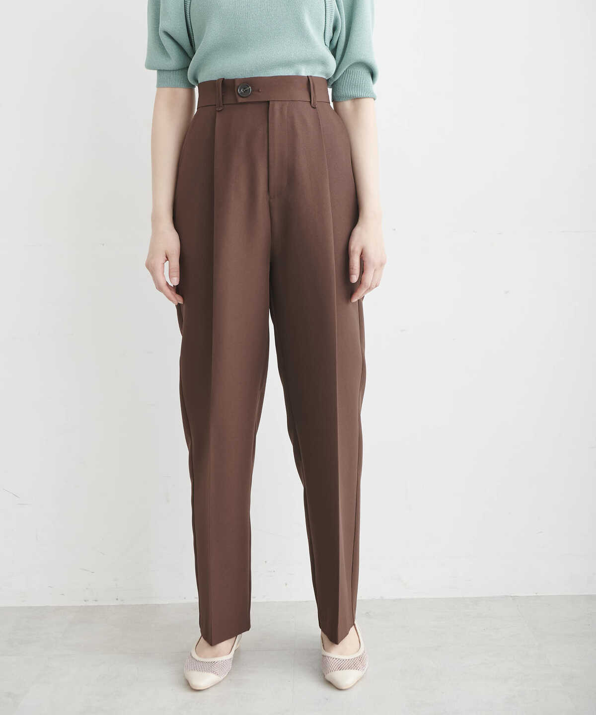 センタープレスペグトップパンツ