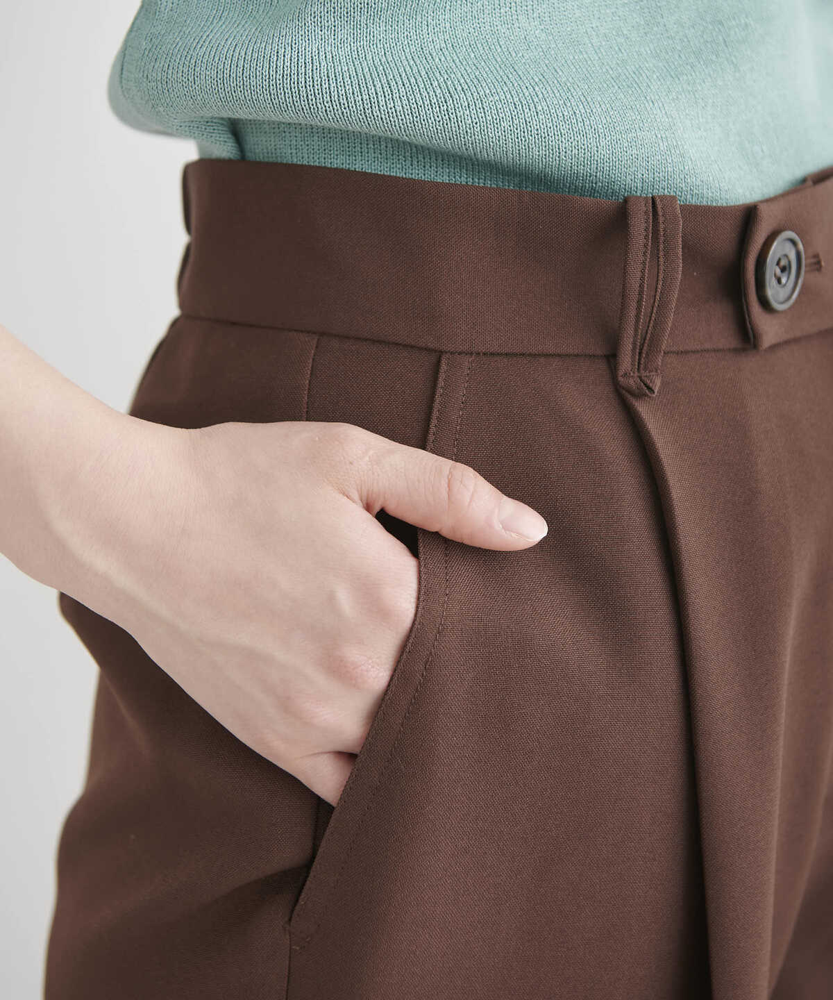 センタープレスペグトップパンツ