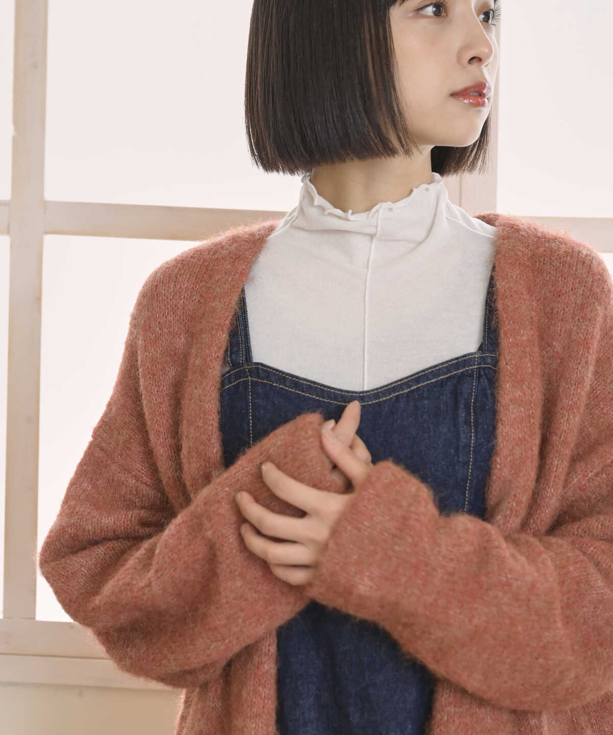 ハイネックセンターシームカットソー