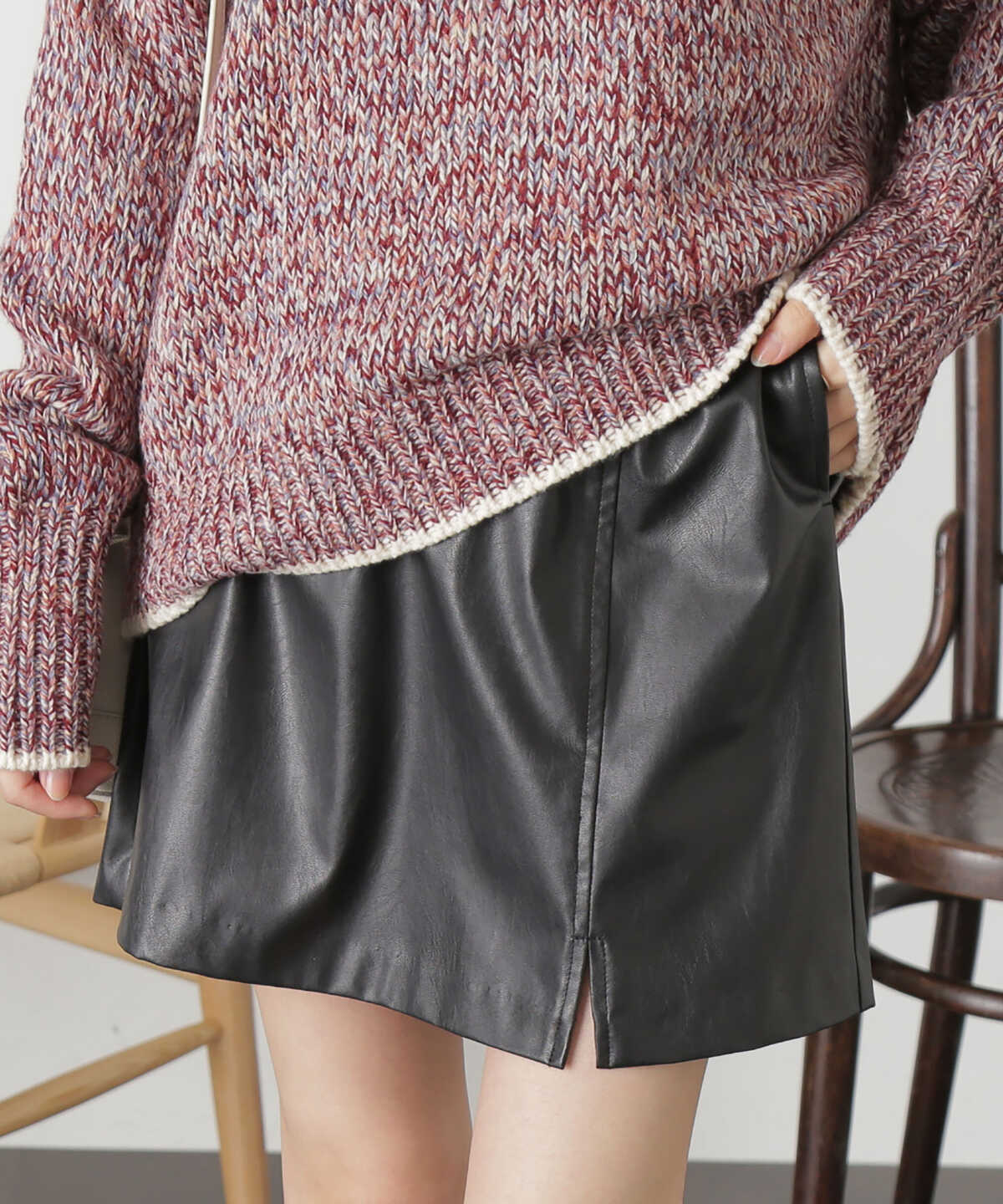 フェイクレザーミニスカート / Faux Leather Mini Skirt-