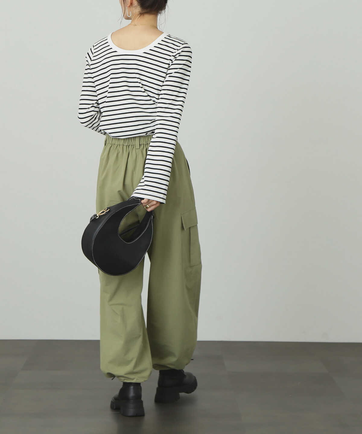 フレアスリーブ袖スリットボーダーTシャツ