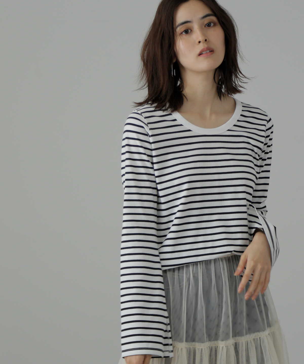 フレアスリーブ袖スリットボーダーTシャツ