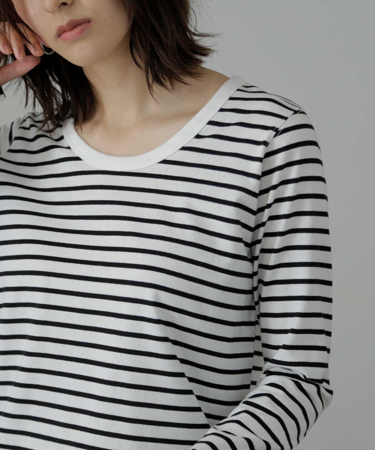 フレアスリーブ袖スリットボーダーTシャツ