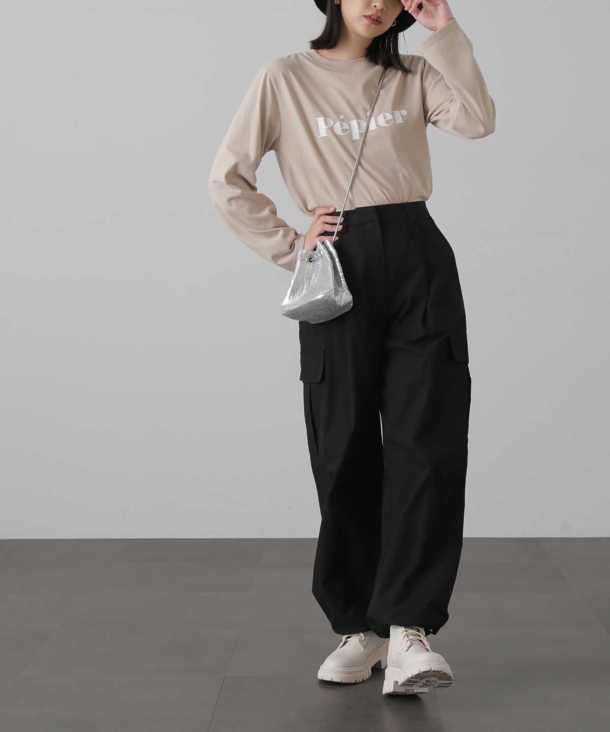 ロゴロングTシャツ