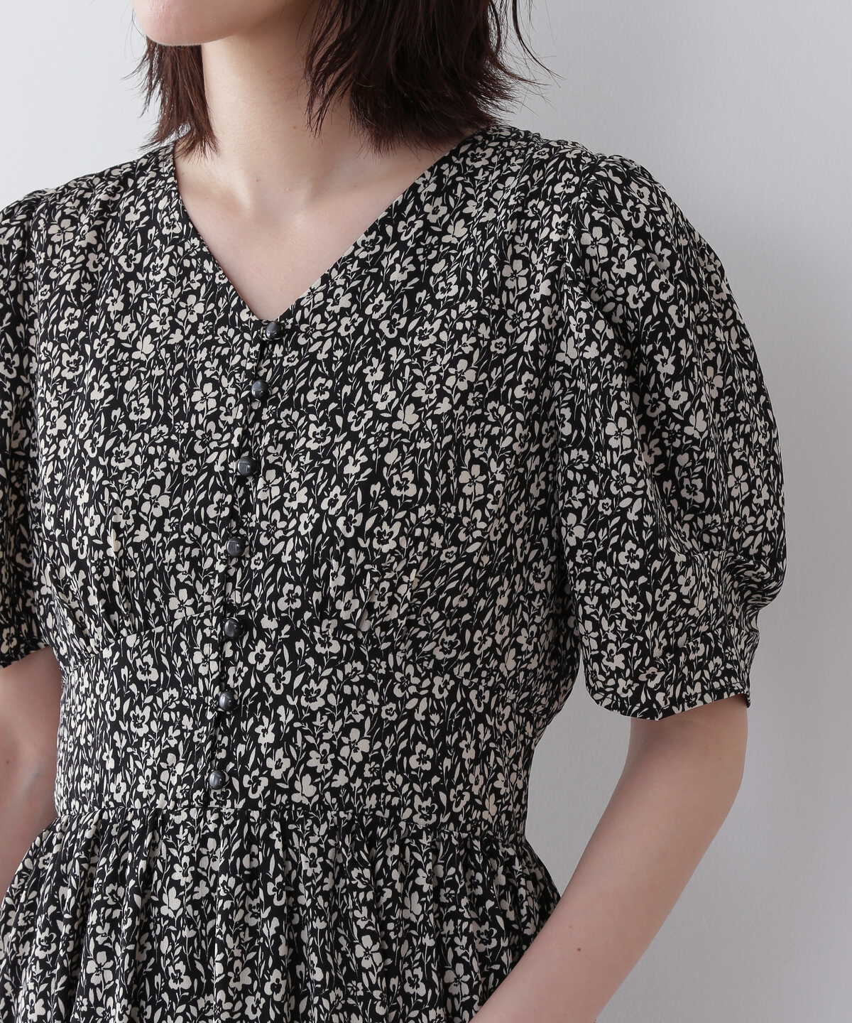小花柄パワーショルダーワンピース S Size Line N Natural Beauty Basic サンエービーディーオンラインストア Sanei Online Store 小花柄パワーショルダーワンピース S Size Line N Natural Beauty Basic サンエービーディーオンラインストア Sanei Online Store