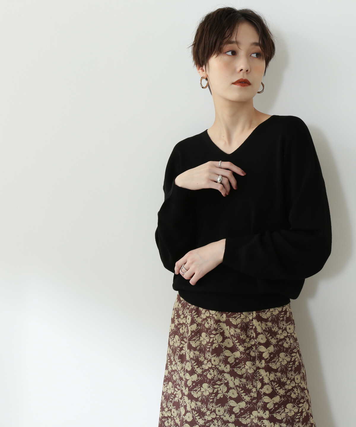 ウールベーシックVネックニット | N. Natural Beauty Basic* | サンエービーディーオンラインストア - SANEI bd  ONLINE STORE