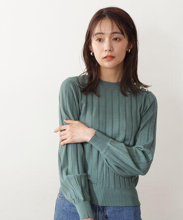 ショルダーボタン柄編ニット