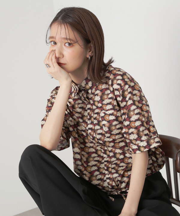 ＬＩＢＥＲＴＹクロップドシャツ