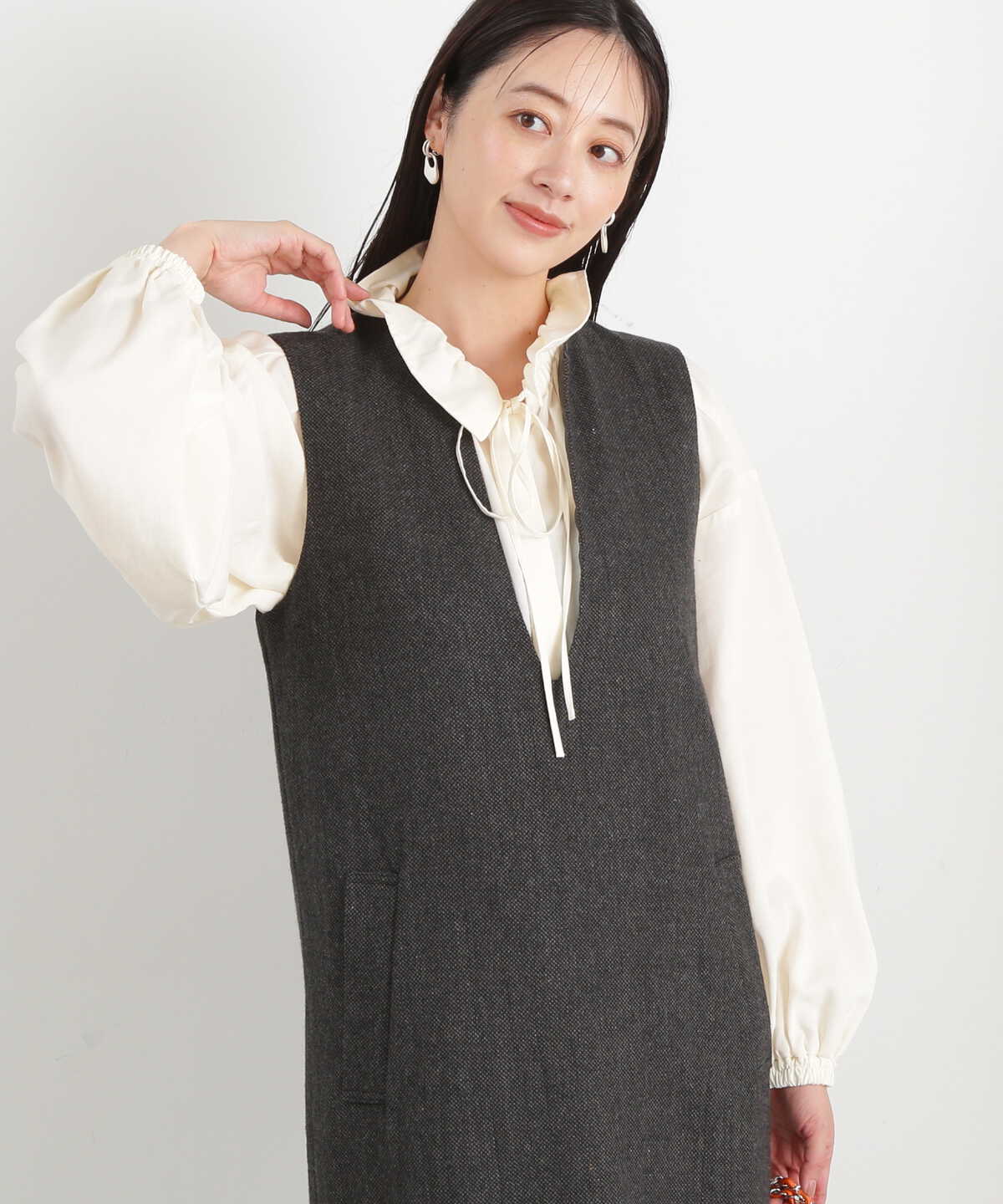 【松井愛莉さん着用】ギャザーフリルネックボリュームブラウス