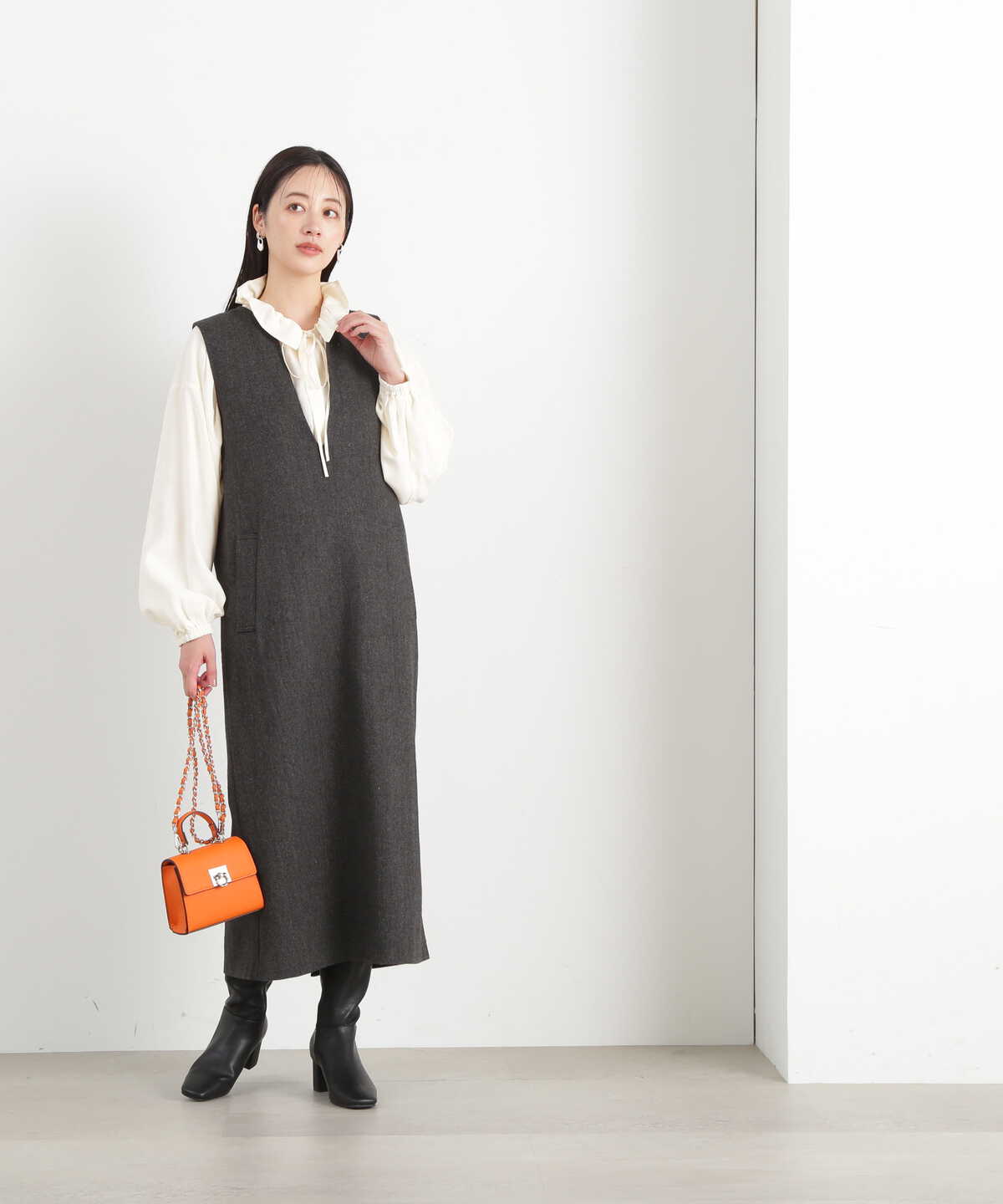 【松井愛莉さん着用】ギャザーフリルネックボリュームブラウス