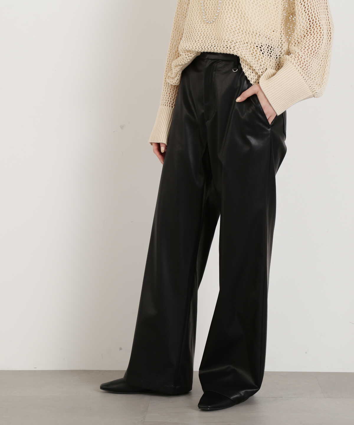 フェイクレザーワイドパンツ《S Size Line》