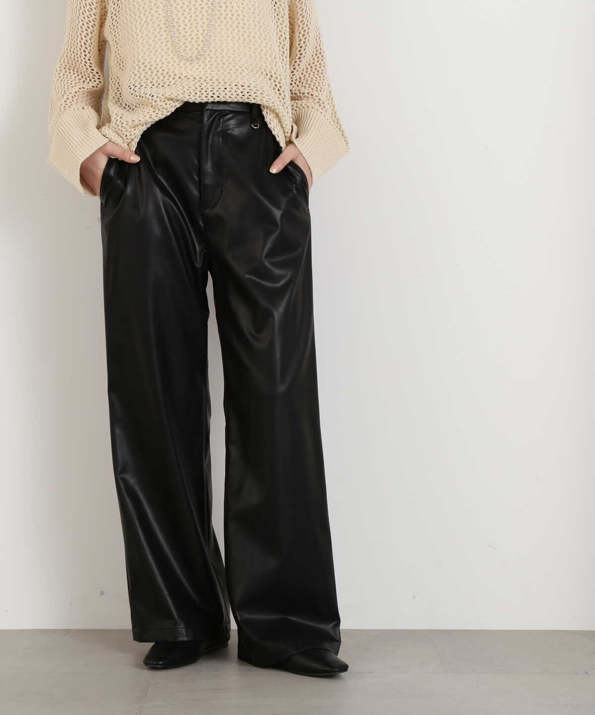 フェイクレザーワイドパンツ《S Size Line》