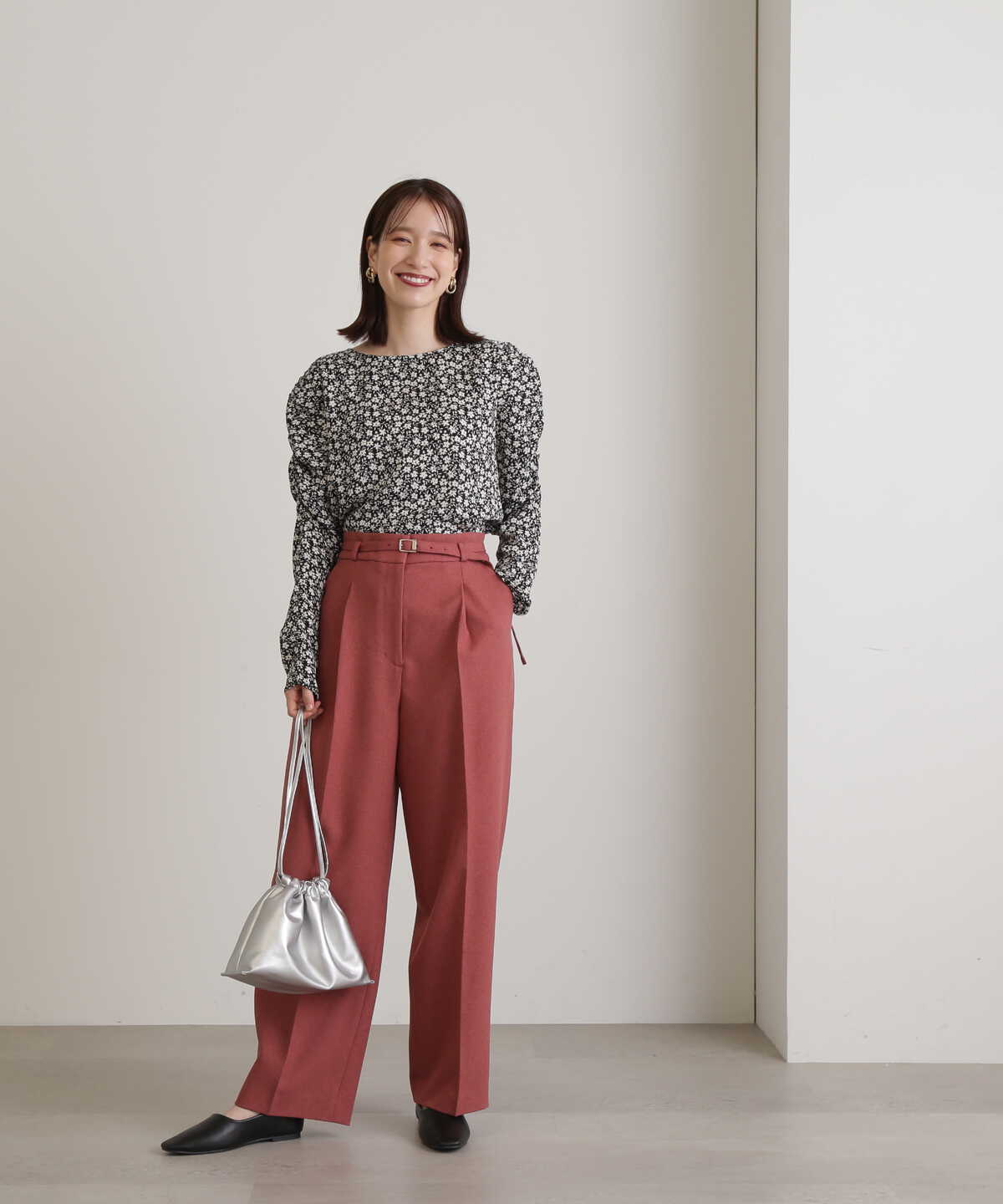 センタープレスベルト付ワイドパンツ《S Size Line》