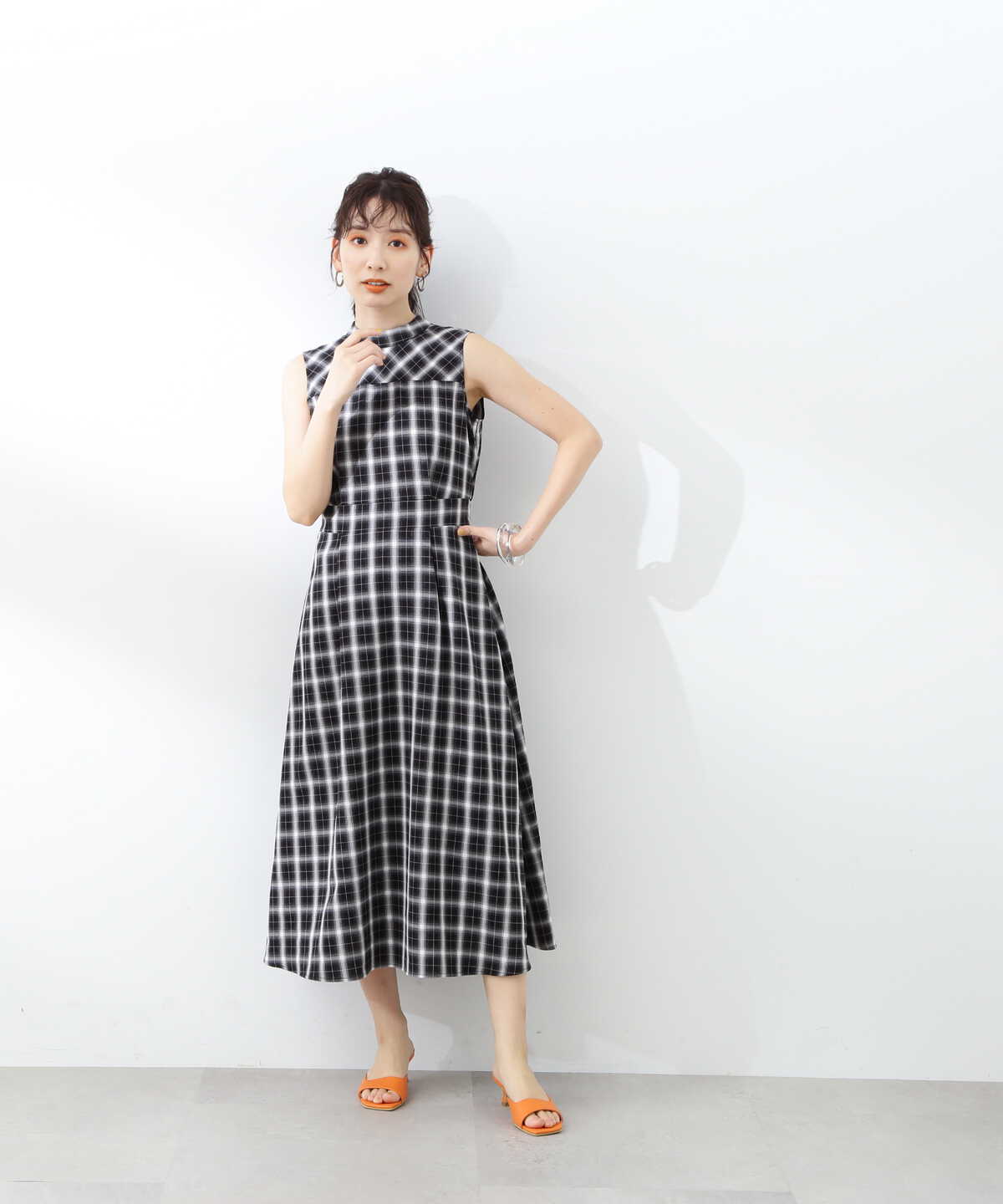 スタンドネックフレアワンピース《S Size Line》