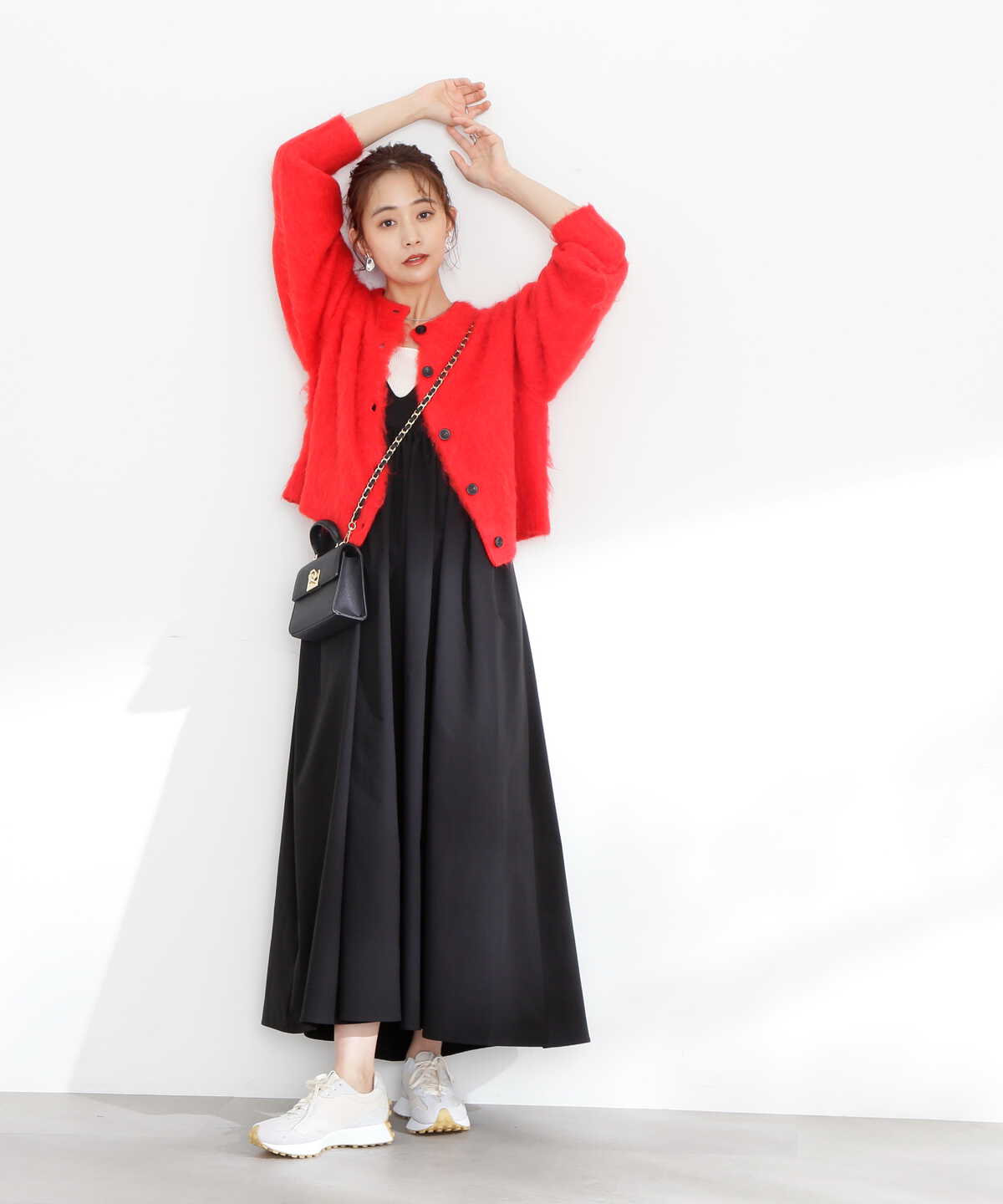 【稲垣莉生さん着用】【松井愛莉さん着用】クルーネックフェザーカーディガン