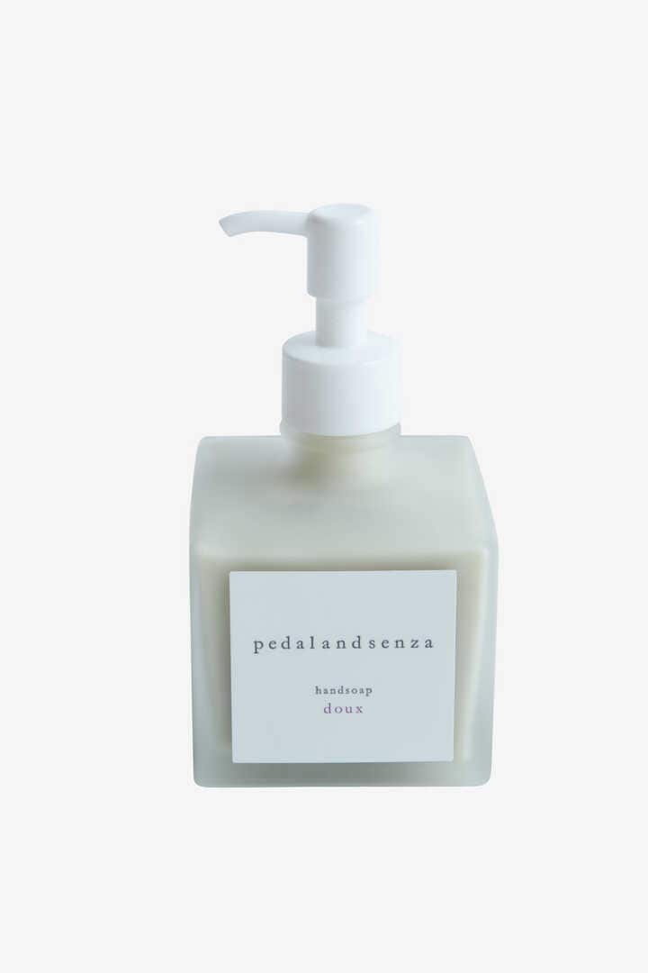 PEDAL AND SENZA / HAND SOAP DOUX 180g2