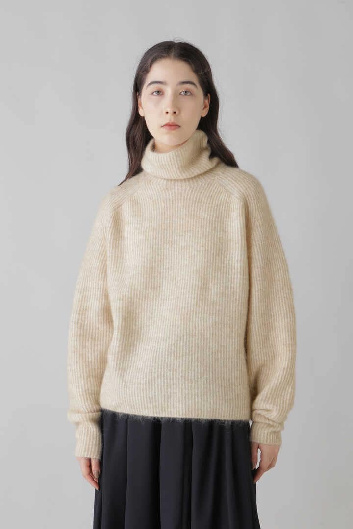 サヤカディヴィス  HIGHNECK SWEATER　新品未使用タグ付き商品番号PKT128-MW