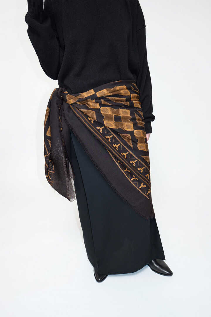 Cristaseya / PRINTED WOOL SHAWL WITH FRINGES8