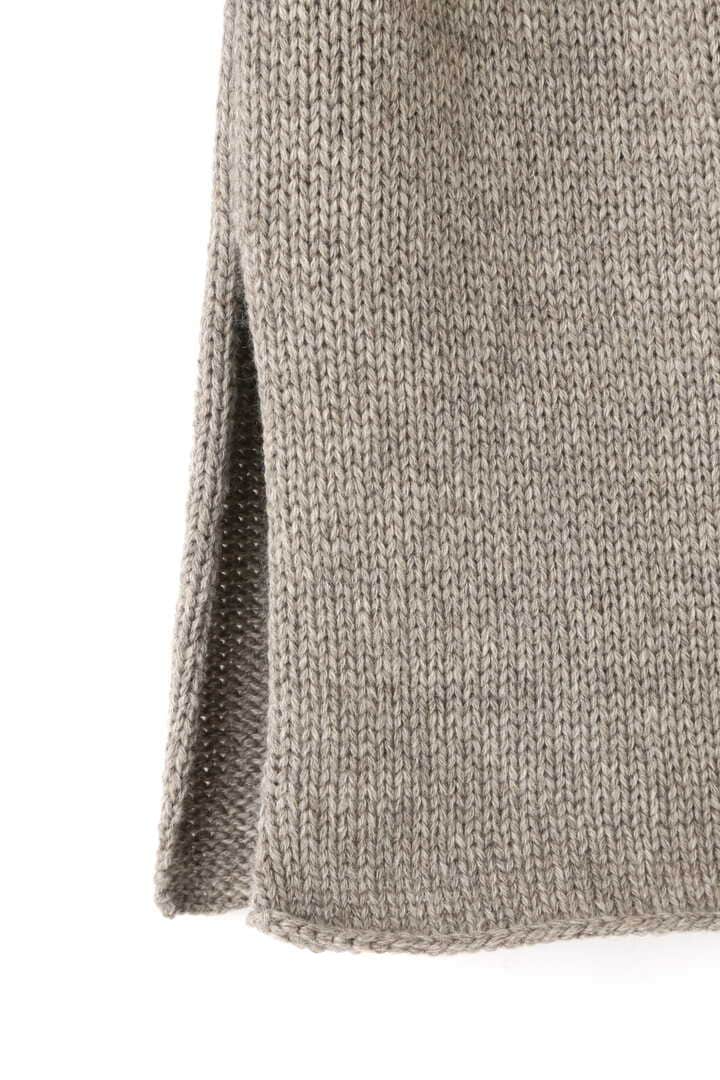 quitan / HAND KNITTED V NECK SWEATER14