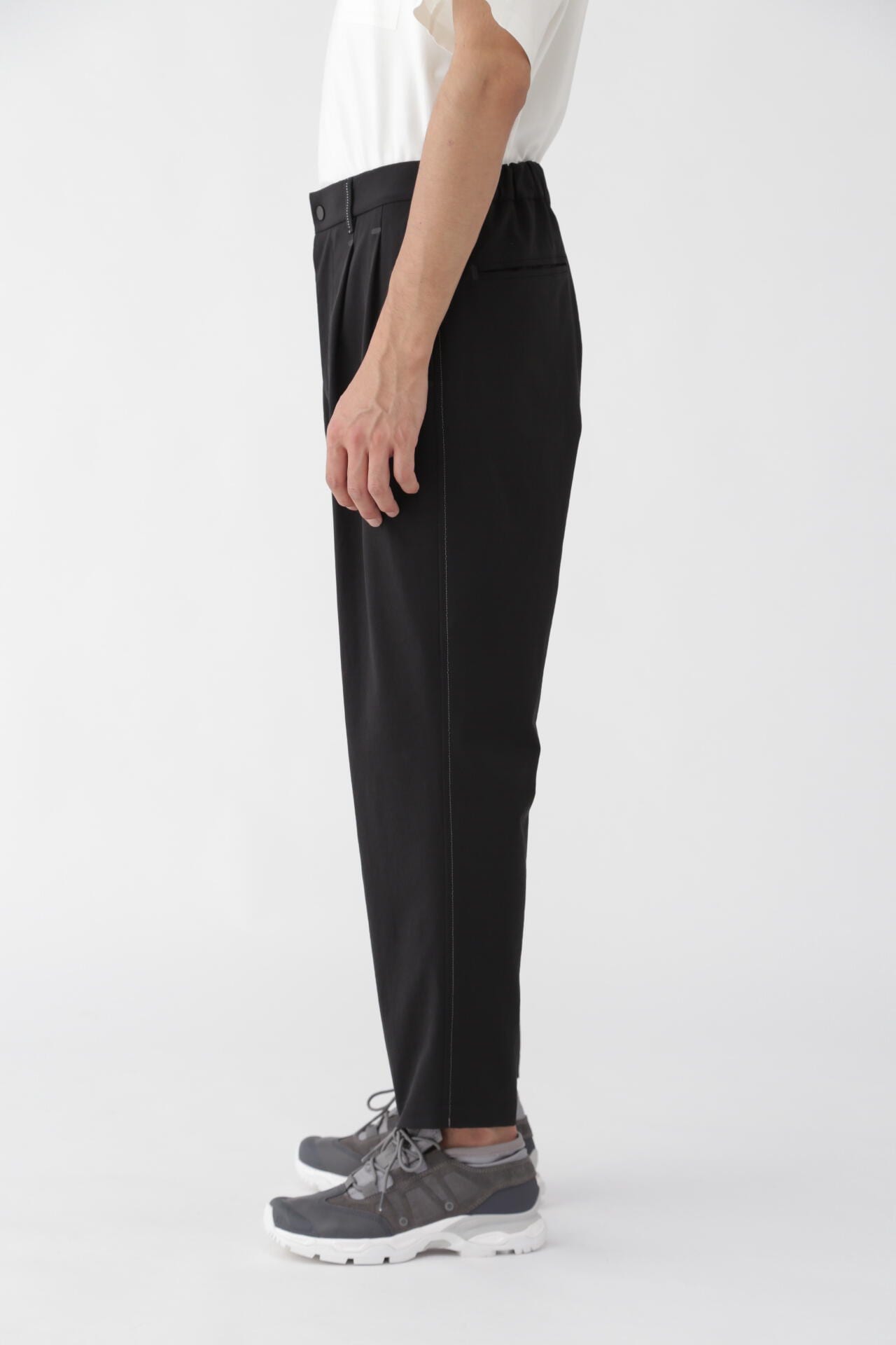 plain tapered stretch pants | bottoms | and wander ONLINE STORE