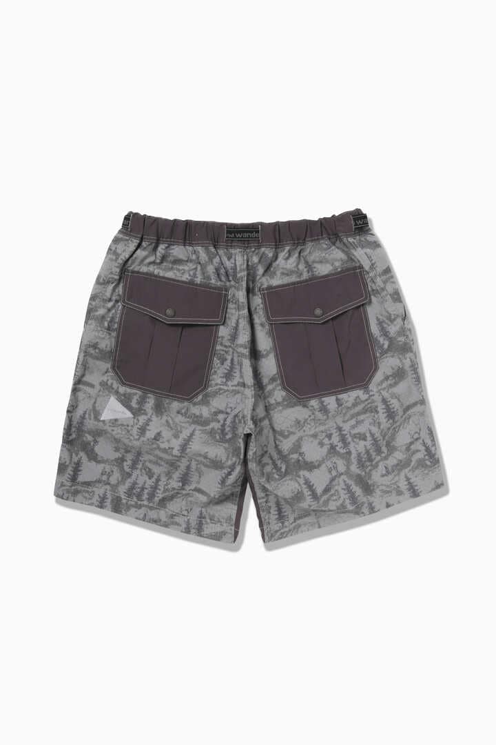 in the Mountain printed short pants