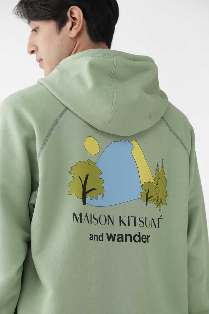 MAISON KITSUNÉ × and wander DRY COTTON SWEATHOODIE
