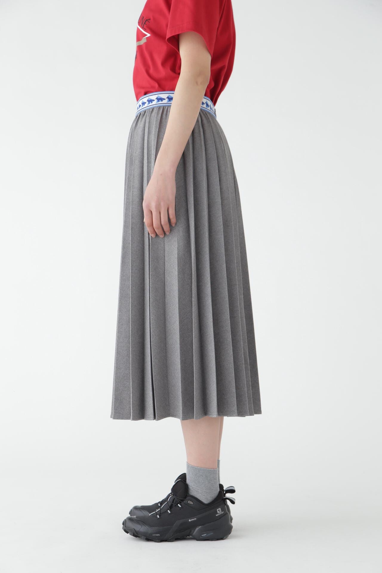  MAISON KITSUNÉ × and wander pleated skirt